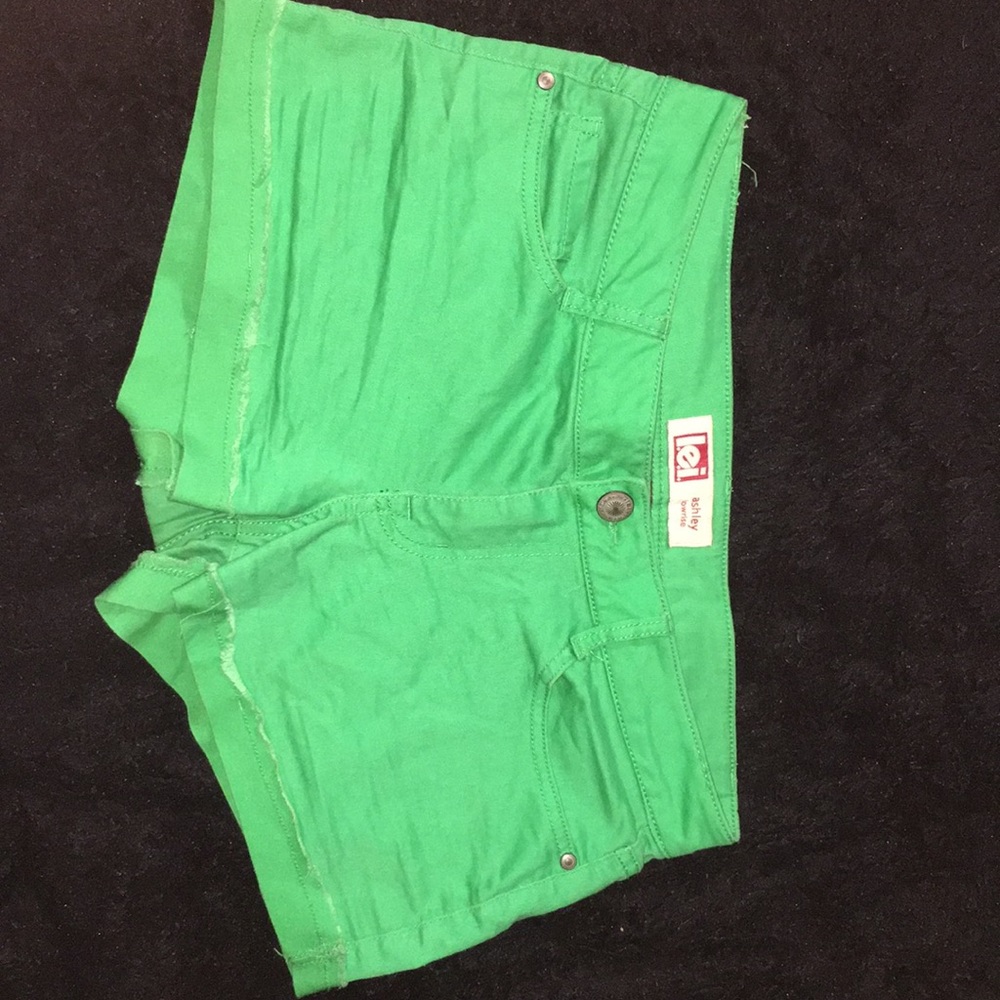 l.e.i. ashley lowrise shorts